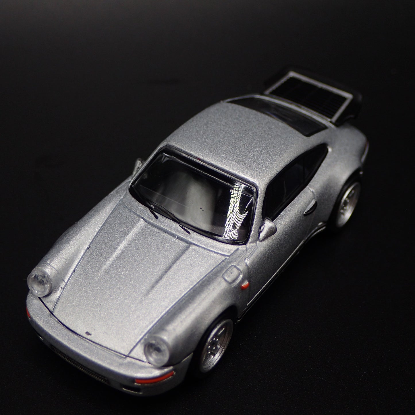 1987-1996 PORSCHE 911 CARRERA 3.2 RUF CTR 1:64 SCALE DIORAMA DIECAST MODEL CAR