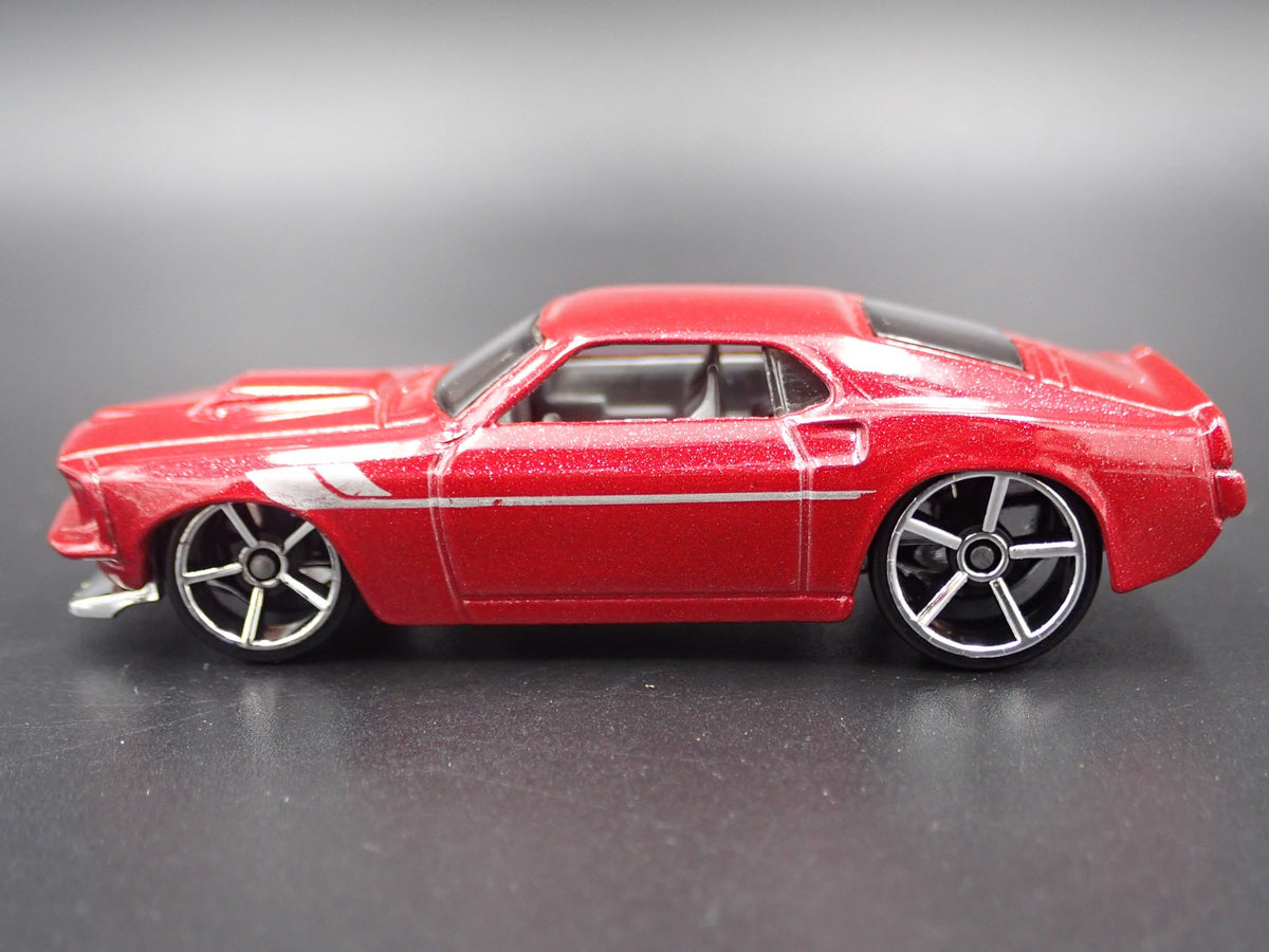 1969 FORD MUSTANG BOSS 302 RARE 1:64 SCALE COLLECTIBLE DIORAMA DIECAST MODEL CAR-Burning Rubber Toy Company