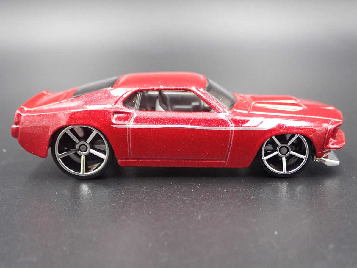 1969 FORD MUSTANG BOSS 302 RARE 1:64 SCALE COLLECTIBLE DIORAMA DIECAST MODEL CAR-Burning Rubber Toy Company