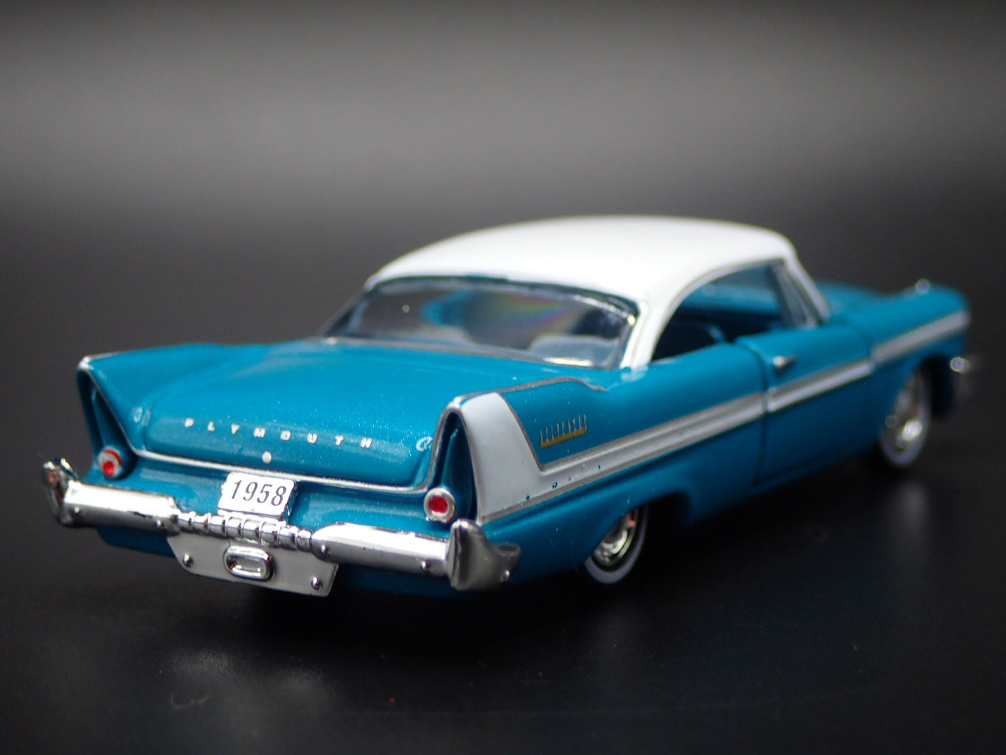 1958 58 PLYMOUTH BELVEDERE GRN 1:64 SCALE COLLECTIBLE DIORAMA DIECAST MODEL CAR