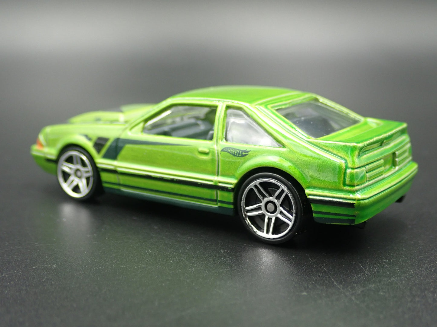 1992 92 FORD MUSTANG FOX BODY GREEN 1/64 SCALE COLLECTIBLE DIECAST MODEL CAR