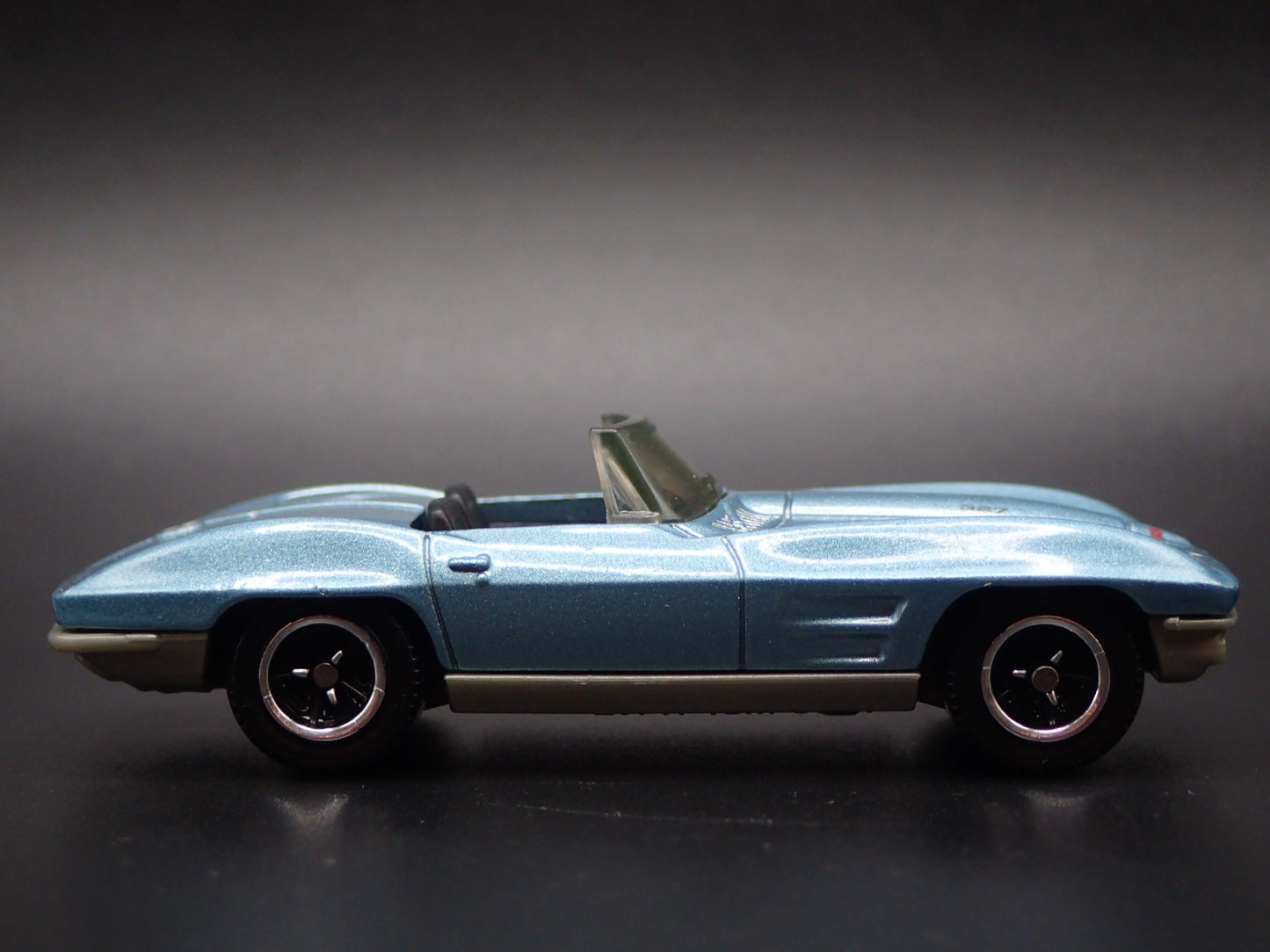 1963 63 CHEVY CHEVROLET CORVETTE CONVERTIBLE BLUE 1/64 SCALE DIECAST MODEL CAR