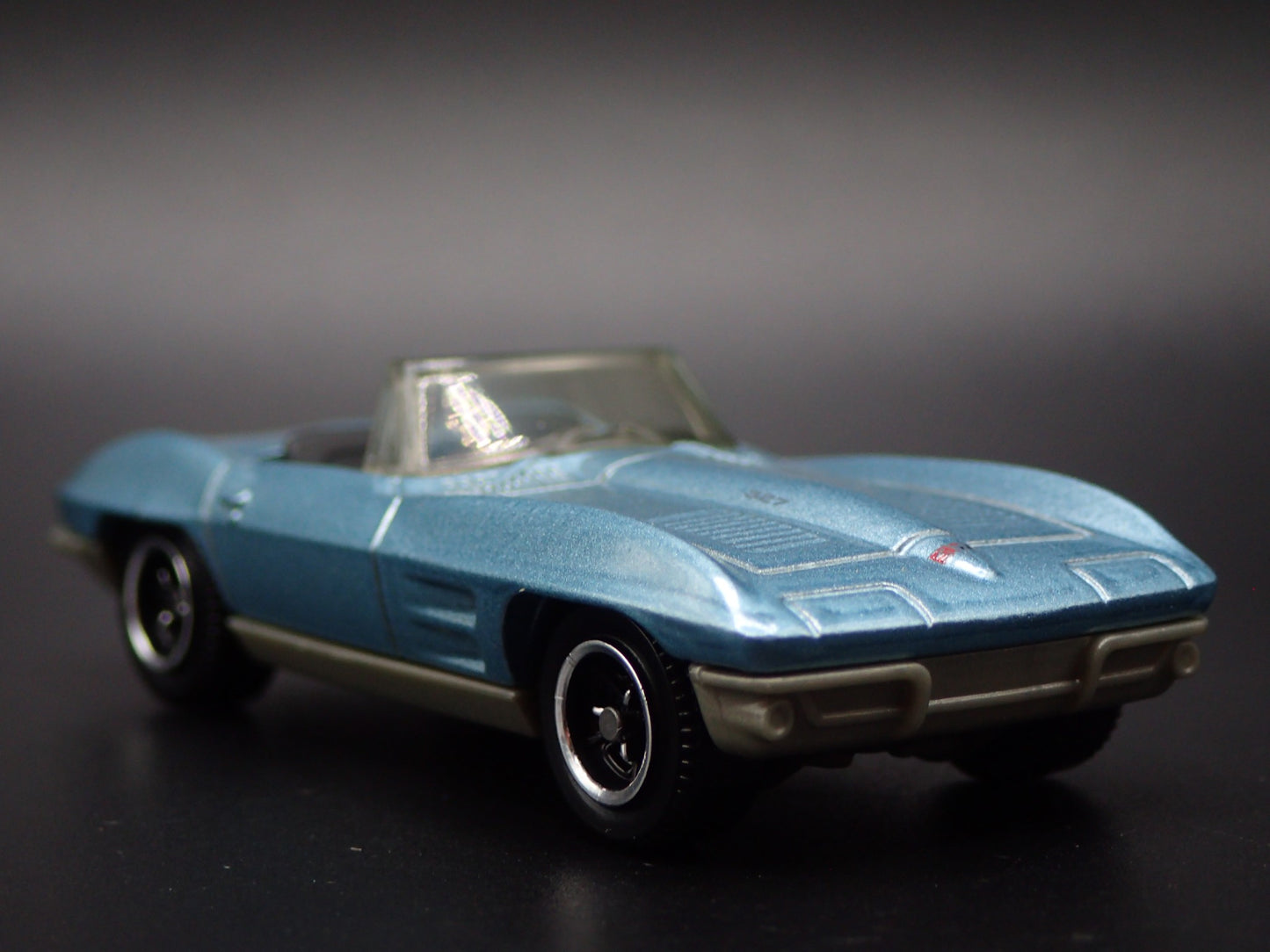 1963 63 CHEVY CHEVROLET CORVETTE CONVERTIBLE BLUE 1/64 SCALE DIECAST MODEL CAR