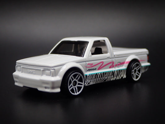 1991 91 GMC SYCLONE PICKUP TRUCK WHITE 1:64 SCALE DIORAMA DIECAST MODEL CAR