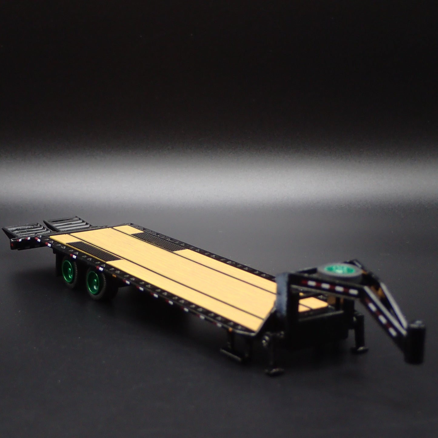 GOOSENECK FLATBED TRAILER w LOADING RAMP, HITCH 1:64 SCALE DIORAMA DIECAST MODEL