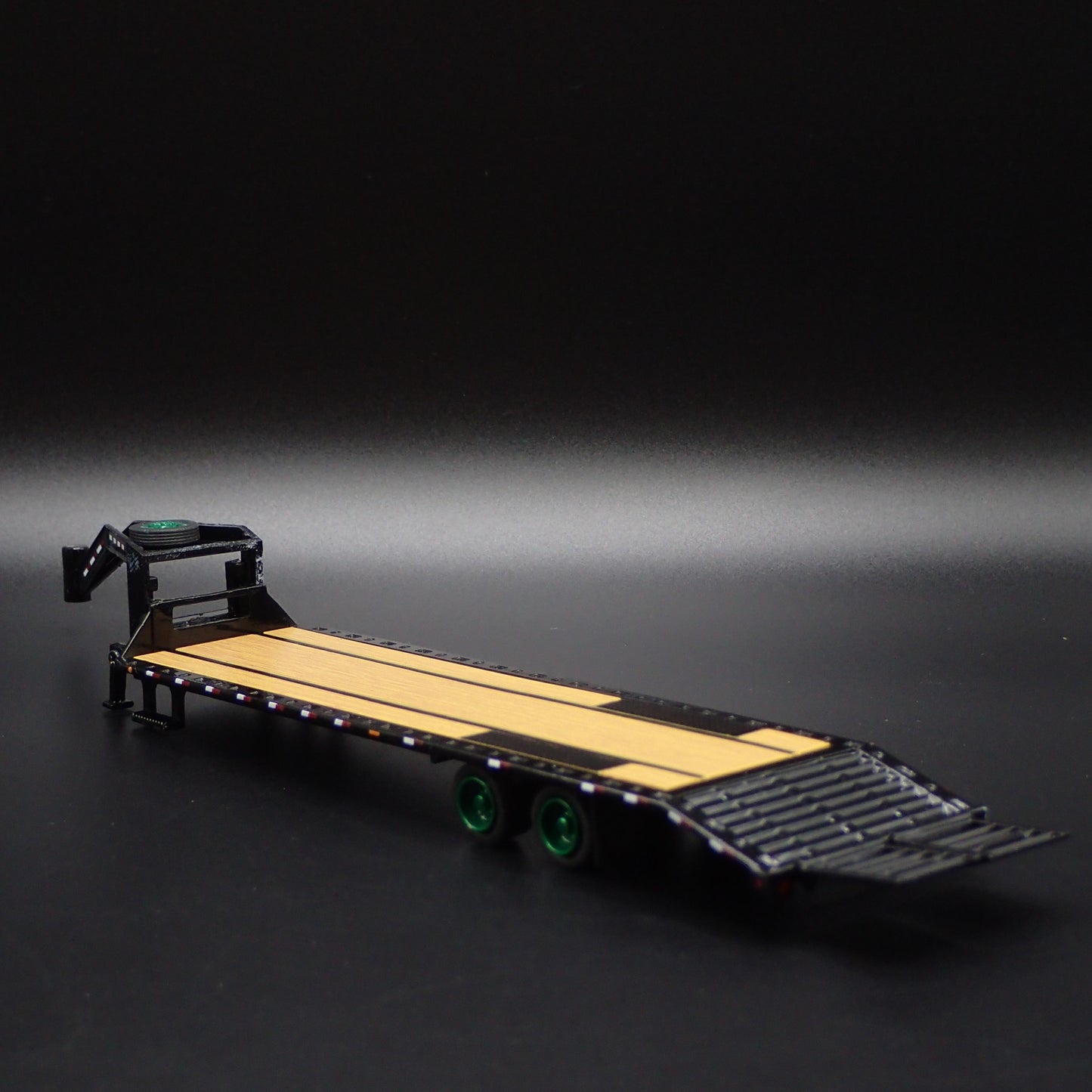GOOSENECK FLATBED TRAILER w LOADING RAMP, HITCH 1:64 SCALE DIORAMA DIECAST MODEL
