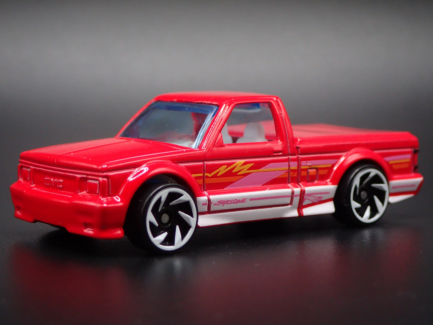 1991 91 GMC SYCLONE PICKUP TRUCK RED 1:64 SCALE DIORAMA DIECAST MODEL CAR