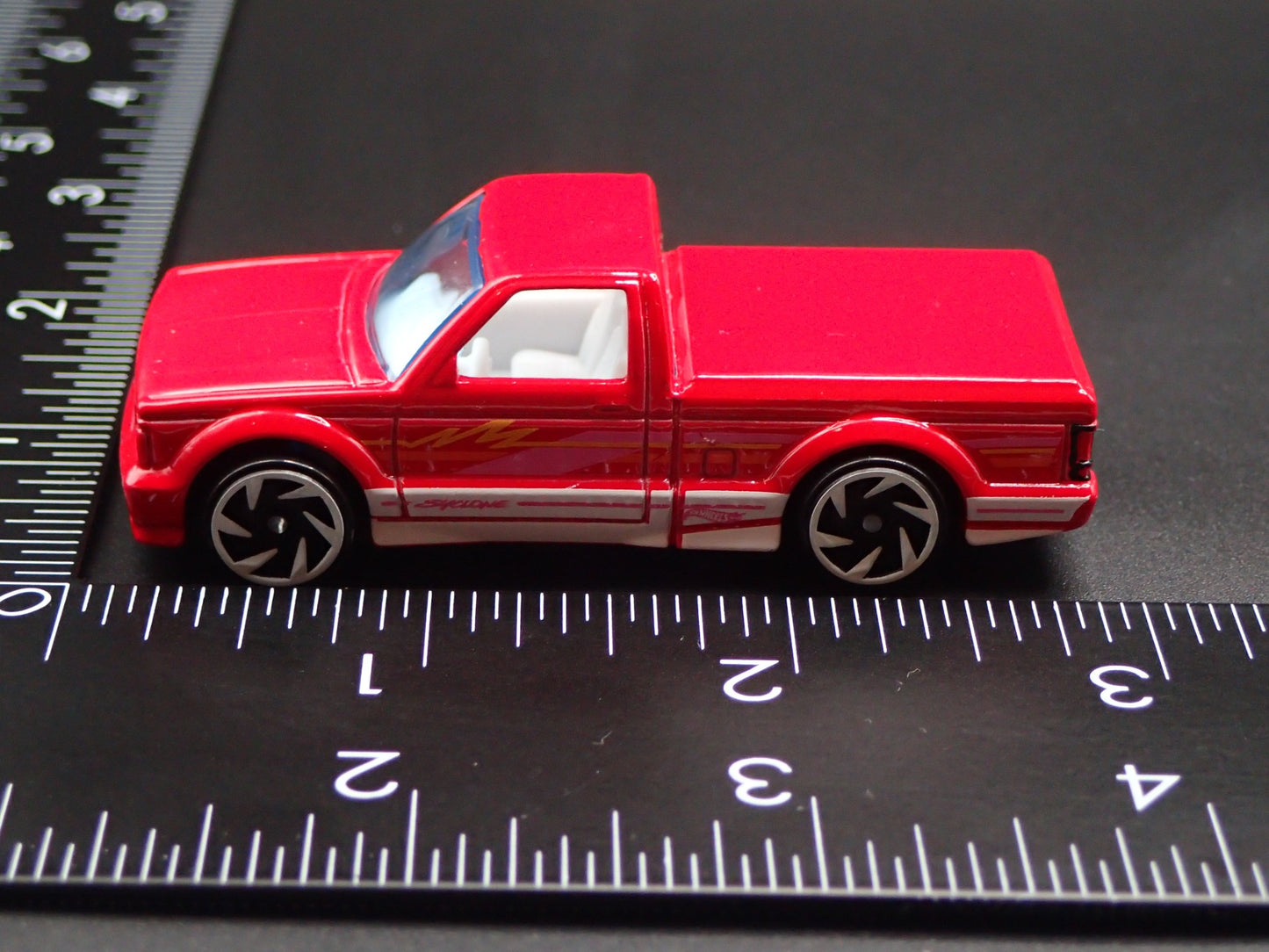 1991 91 GMC SYCLONE PICKUP TRUCK RED 1:64 SCALE DIORAMA DIECAST MODEL CAR