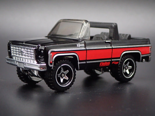 1975 75 CHEVY CHEVROLET BLAZER CUSTOM 4X4 BLACK 1/64 SCALE DIECAST MODEL CAR
