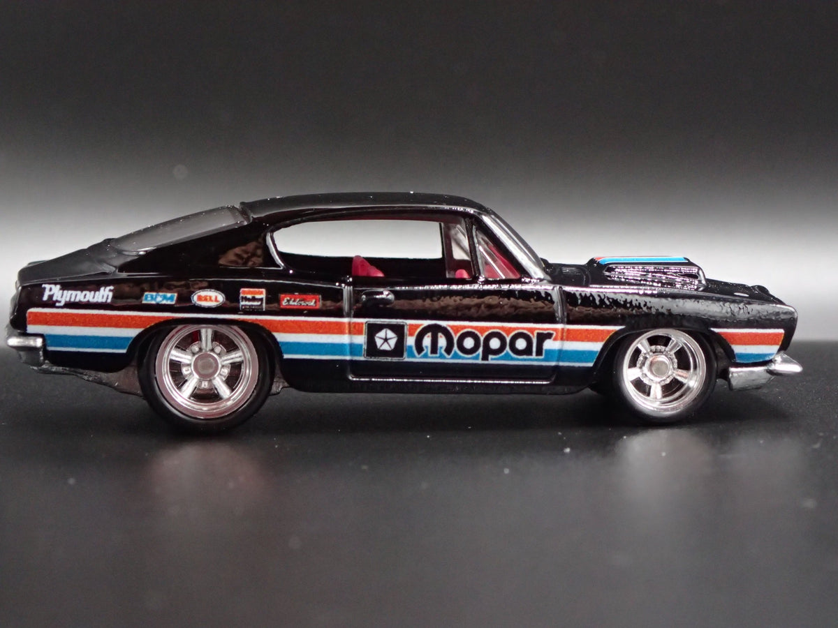 1968 PLYMOUTH BARRACUDA CUDA FASTBACK MOPAR 1/64 SCALE DIORAMA DIECAST MODEL CAR-Burning Rubber Toy Company