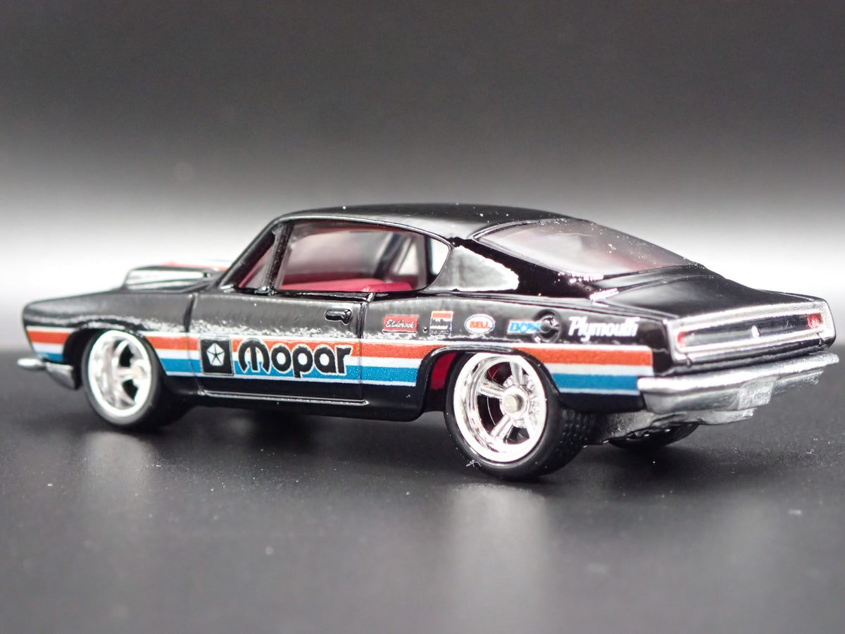 1968 PLYMOUTH BARRACUDA CUDA FASTBACK MOPAR 1/64 SCALE DIORAMA DIECAST MODEL CAR-Burning Rubber Toy Company