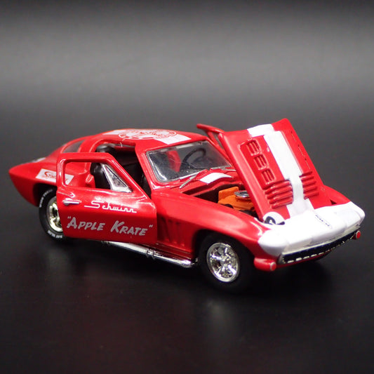 1966 CHEVY CHEVROLET CORVETTE 427 SCHWINN STING RAY 1:64 SCALE DIECAST MODEL CAR