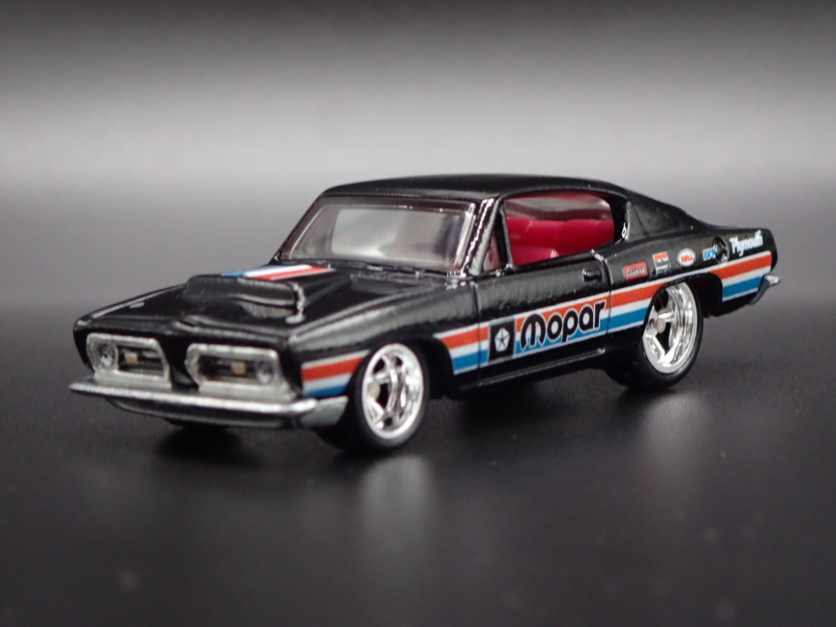 1968 PLYMOUTH BARRACUDA CUDA FASTBACK MOPAR 1/64 SCALE DIORAMA DIECAST MODEL CAR-Burning Rubber Toy Company