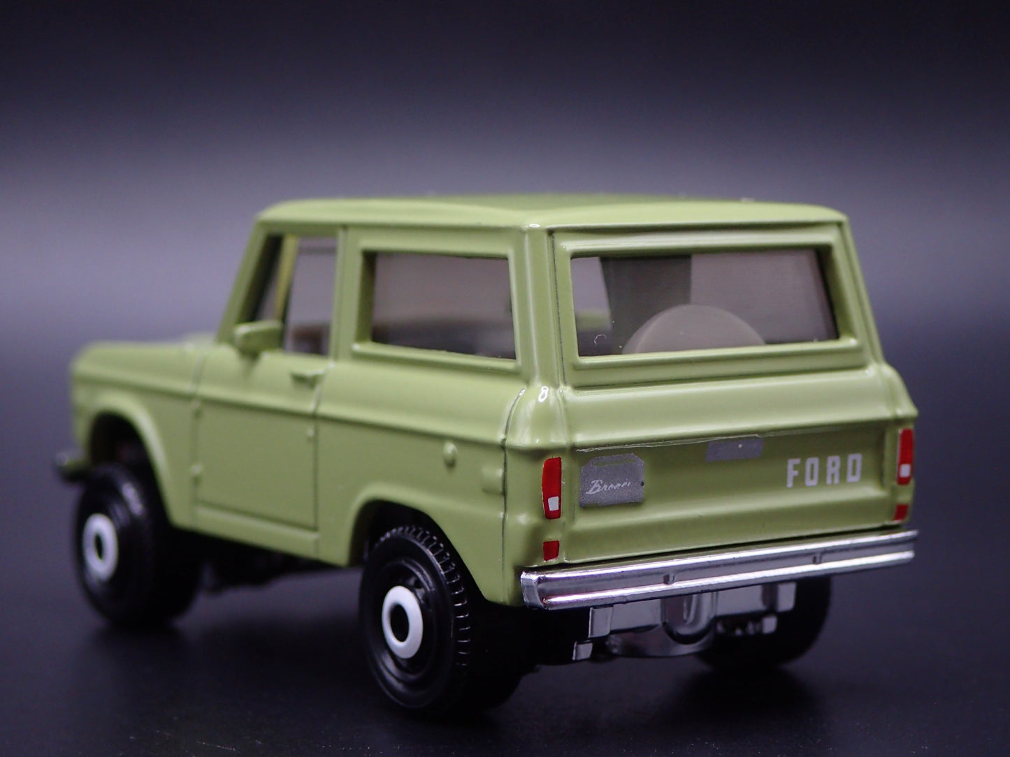 1970 70 FORD BRONCO GREEN 1:64 SCALE COLLECTIBLE DIORAMA DIECAST MODEL CAR