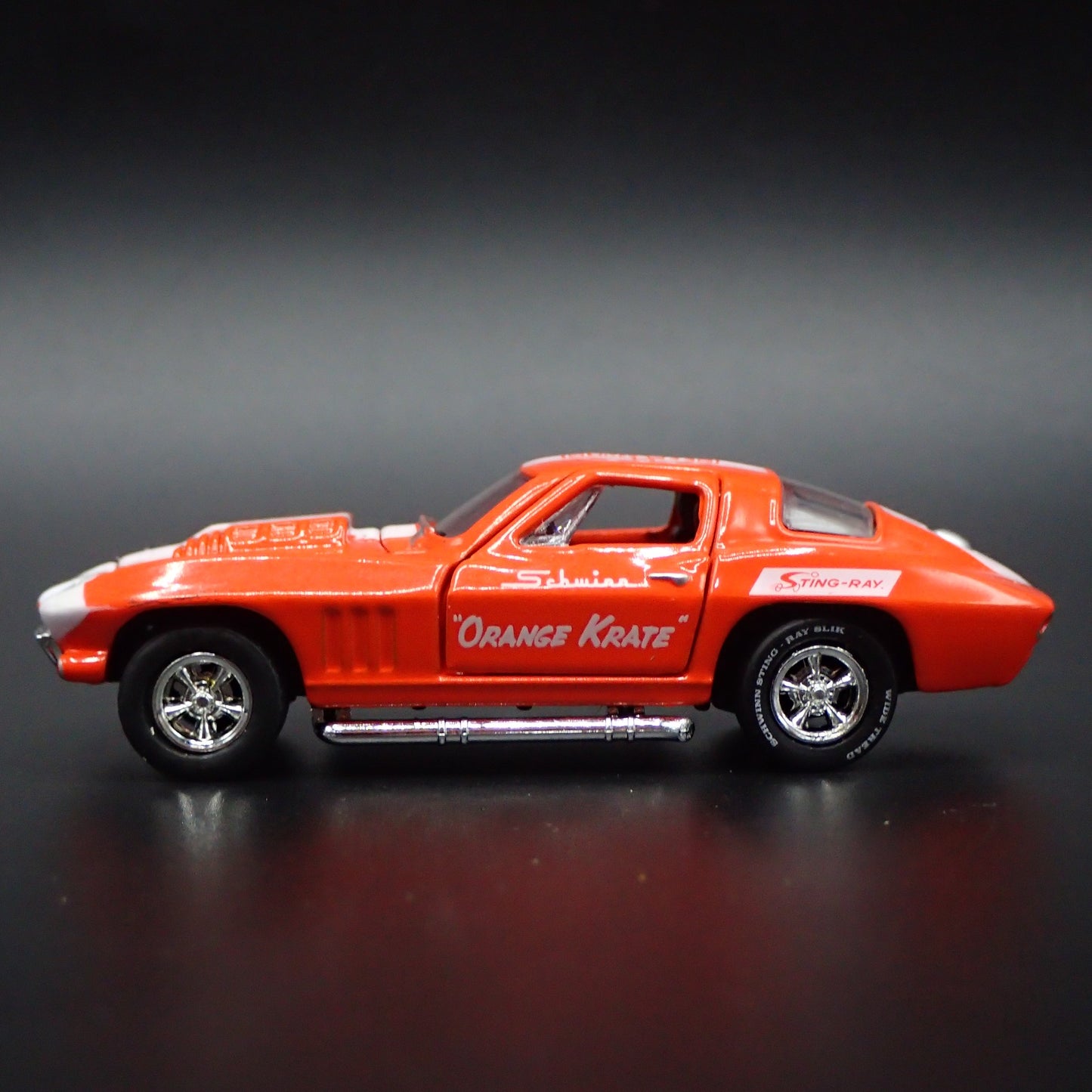 1966 CHEVY CHEVROLET CORVETTE 427 SCHWINN STING RAY 1:64 SCALE DIECAST MODEL CAR
