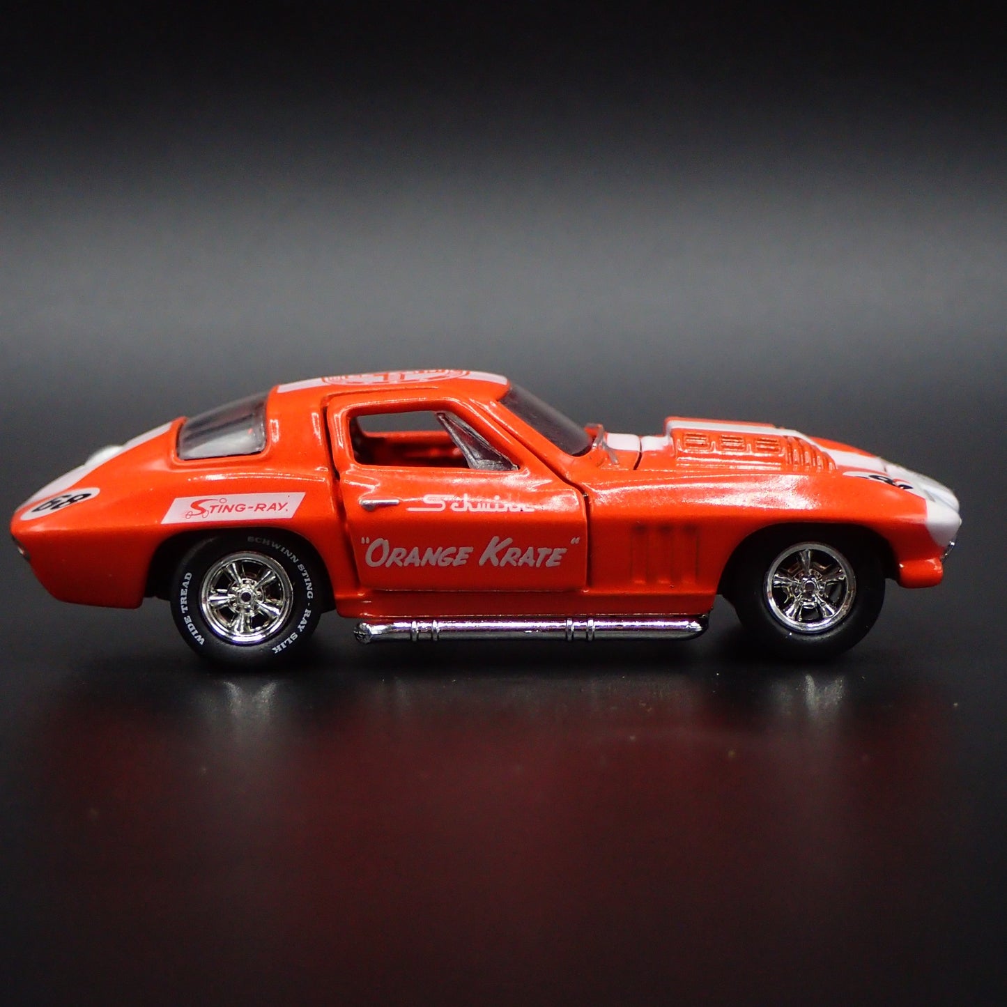 1966 CHEVY CHEVROLET CORVETTE 427 SCHWINN STING RAY 1:64 SCALE DIECAST MODEL CAR