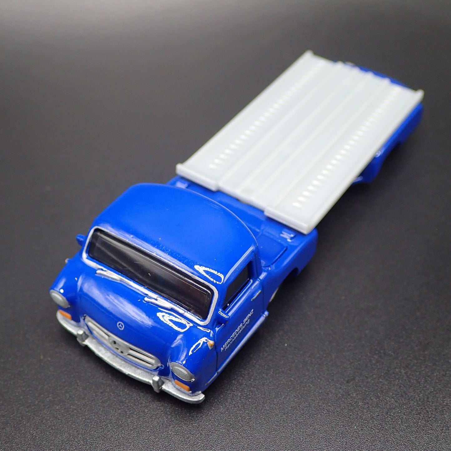 1955 55 MERCEDES-BENZ BLAUES WUNDER RACING FLATBED 1:64 SCALE DIECAST MODEL CAR
