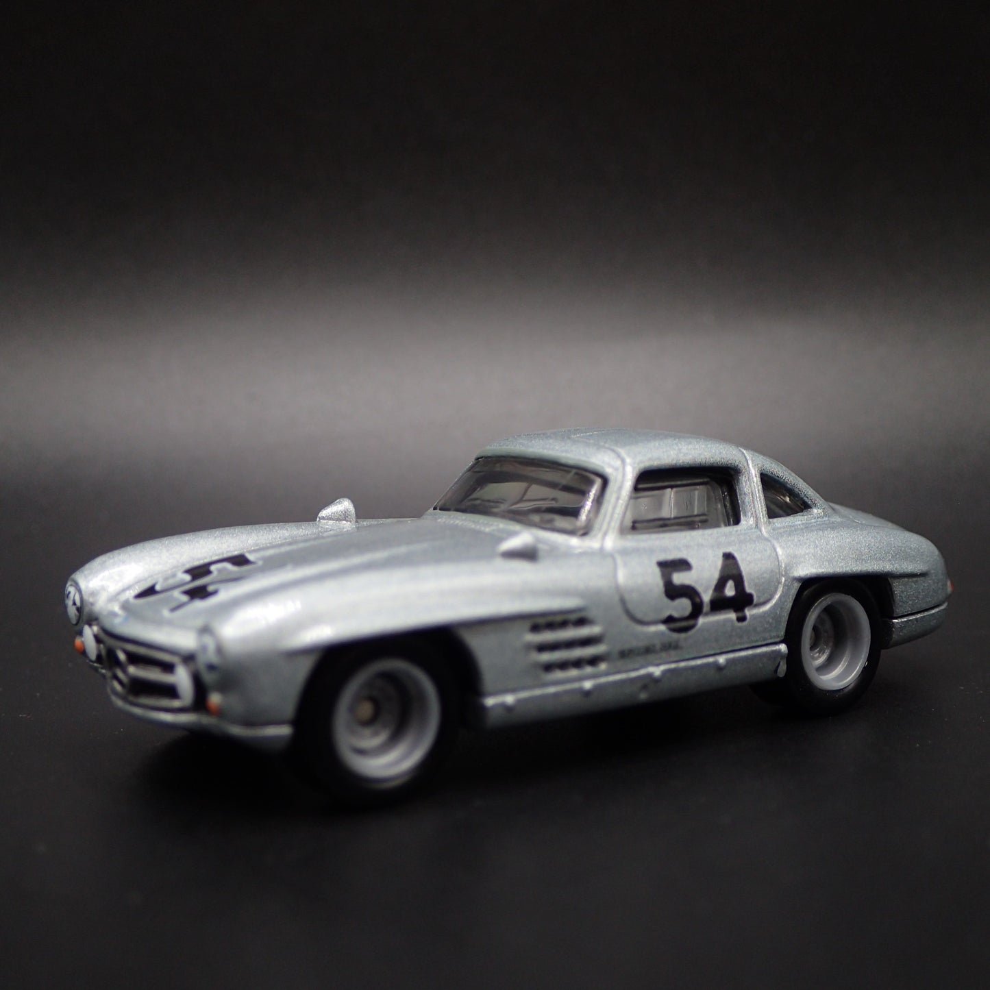 1954-1957 MERCEDES-BENZ 300 SL 1:64 SCALE COLLECTIBLE DIORAMA DIECAST MODEL CAR