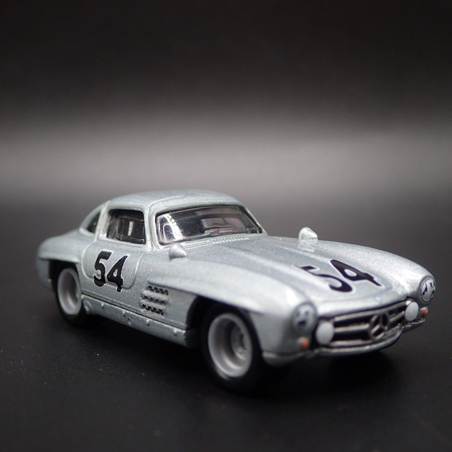 1954-1957 MERCEDES-BENZ 300 SL 1:64 SCALE COLLECTIBLE DIORAMA DIECAST MODEL CAR