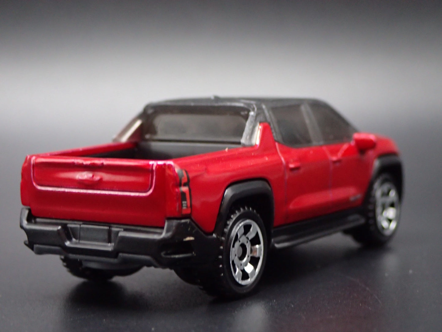 2024-2025 CHEVY CHEVROLET SILVERADO EV ELECTRIC TRUCK RED 1:64 DIECAST MODEL CAR