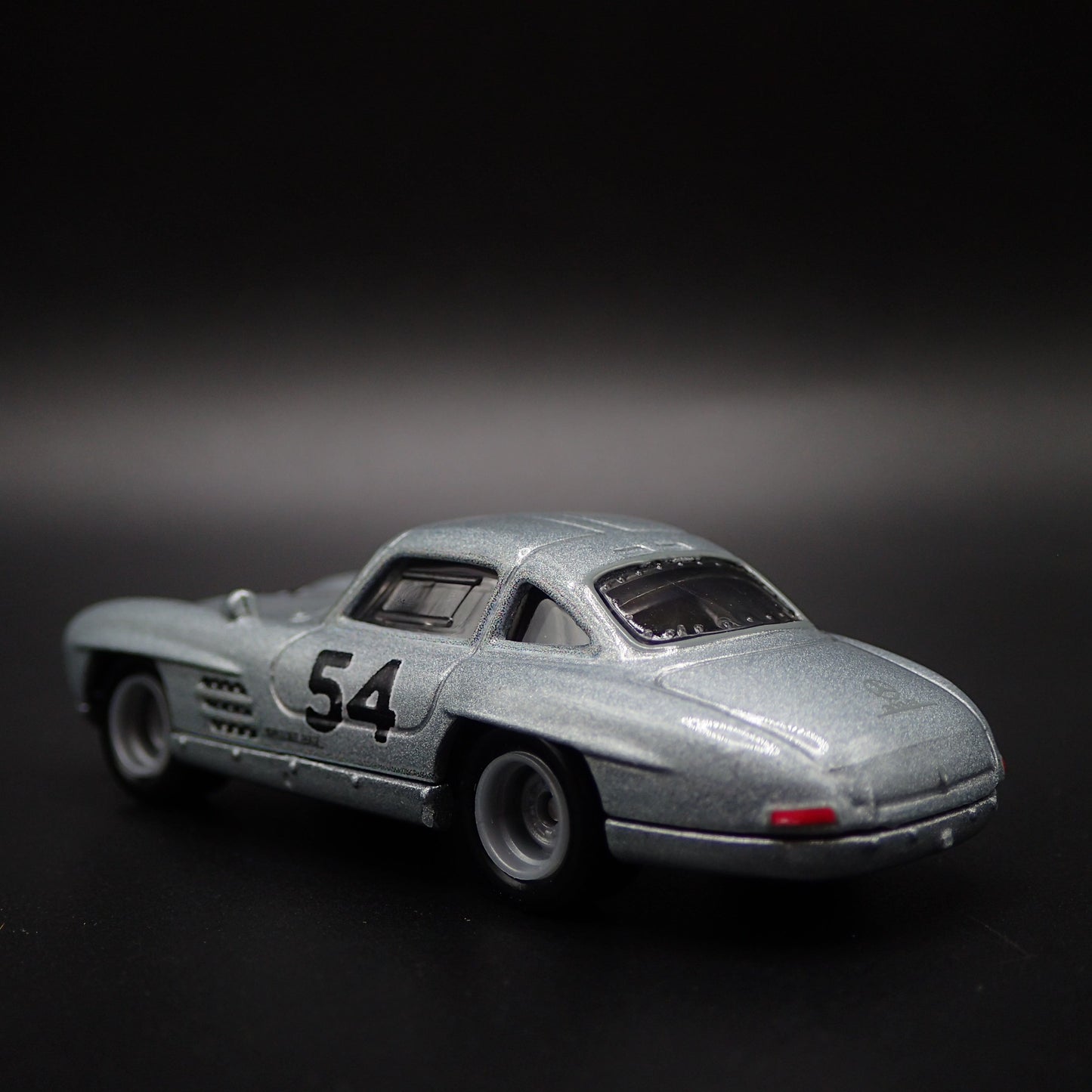 1954-1957 MERCEDES-BENZ 300 SL 1:64 SCALE COLLECTIBLE DIORAMA DIECAST MODEL CAR