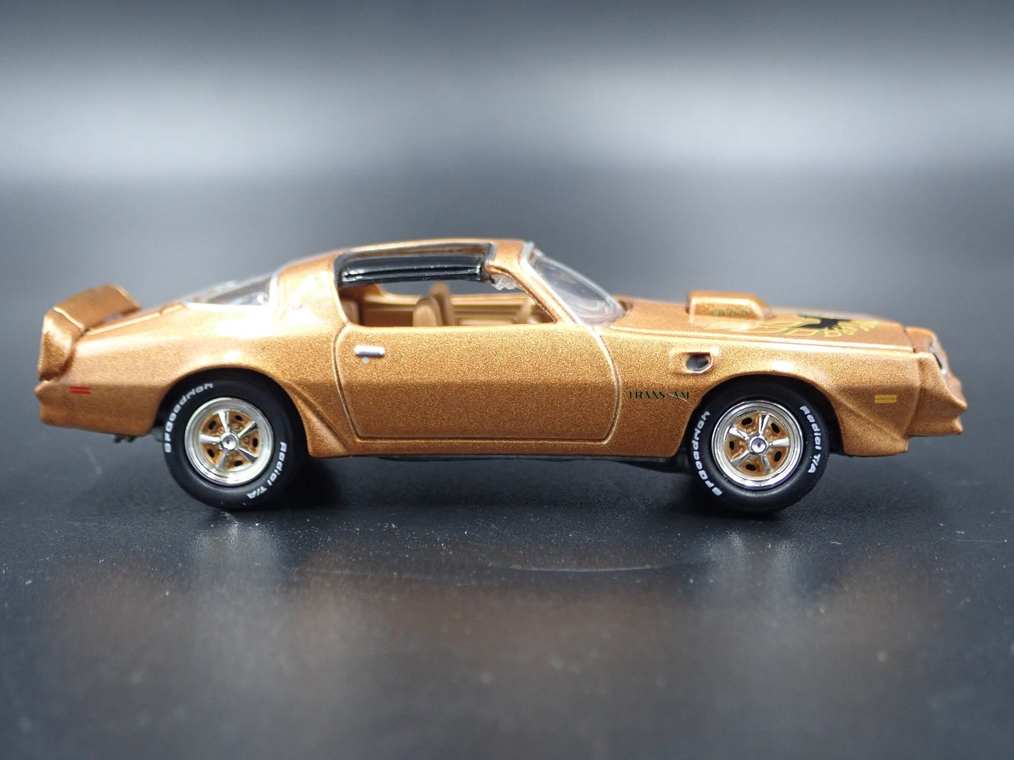 1978 PONTIAC FIREBIRD TRANS AM T/A GOLD 1:64 SCALE COLLECTIBLE DIECAST MODEL CAR