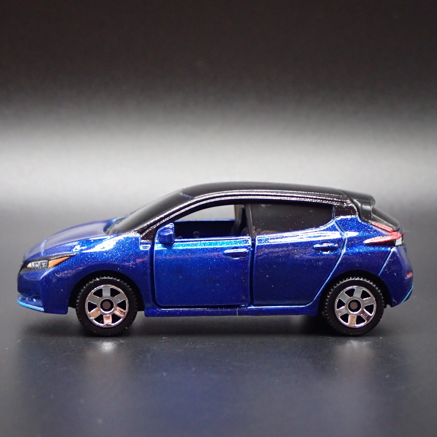 2018-2025 NISSAN LEAF 4 FOUR DOOR BLUE 1:64 SCALE COLLECTIBLE DIECAST MODEL CAR