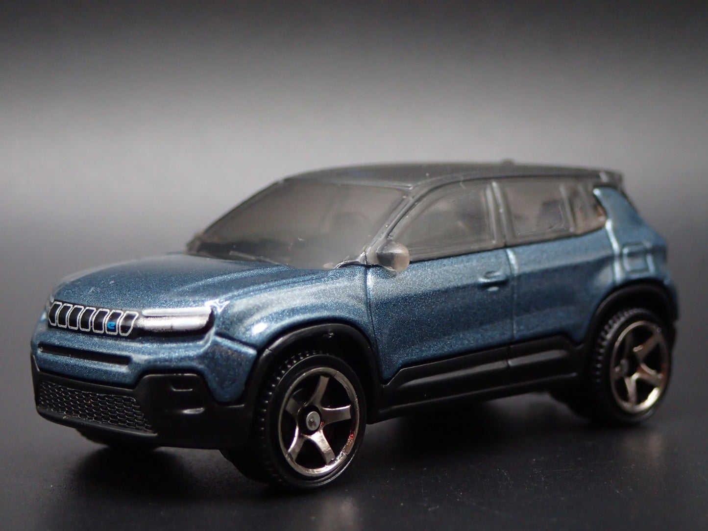 2023-2025 JEEP AVENGER 4 FOUR DOOR SUV BLUE 1/64 SCALE DIORAMA DIECAST MODEL CAR