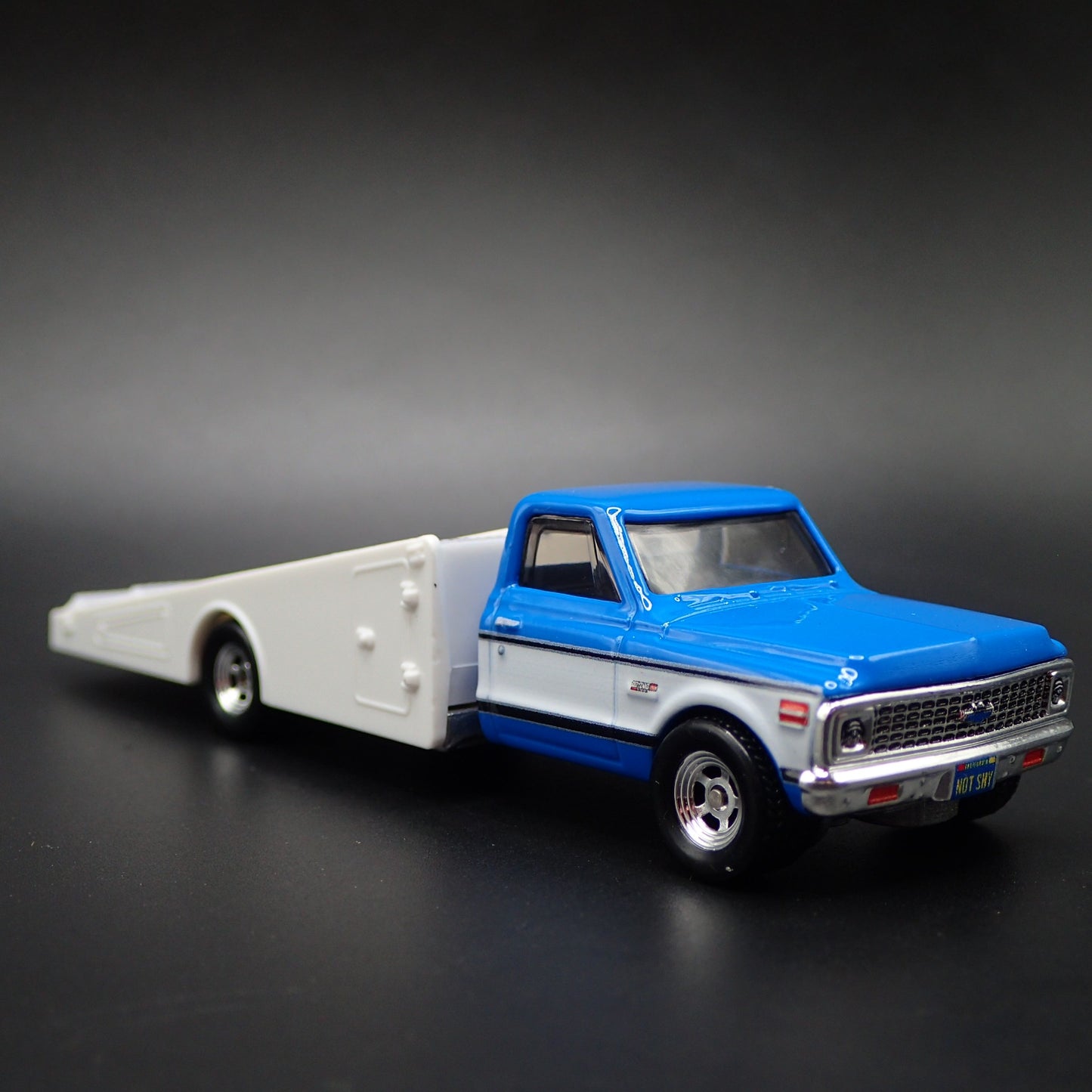 1972 72 CHEVY CHEVROLET RAMP TRUCK BLUE 1:64 SCALE COLLECTIBLE DIECAST MODEL CAR