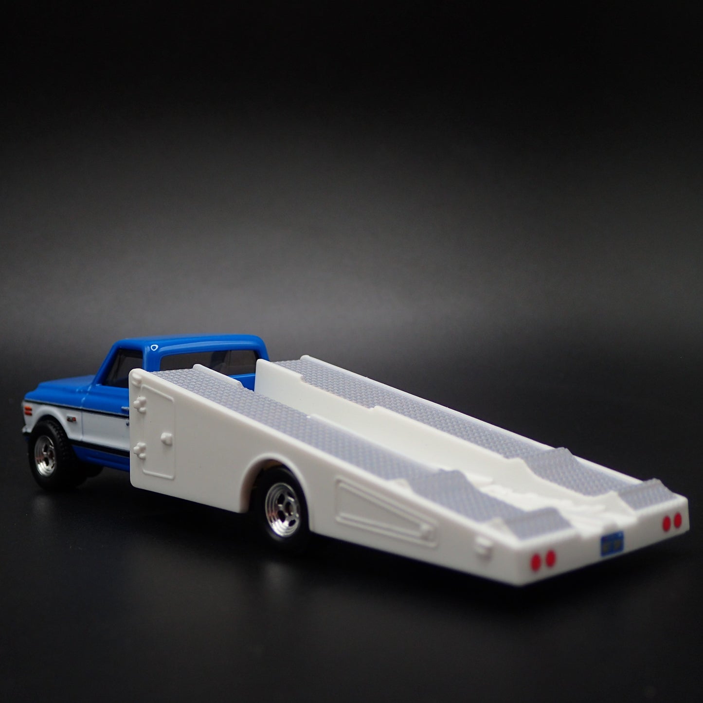 1972 72 CHEVY CHEVROLET RAMP TRUCK BLUE 1:64 SCALE COLLECTIBLE DIECAST MODEL CAR