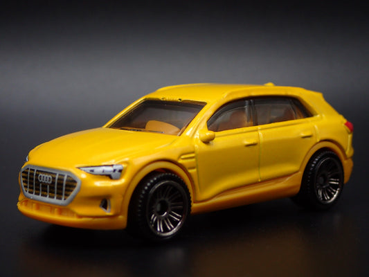 2018-2025 AUDI Q8 E TRON ETRON YELLOW 1:64 SCALE DIORAMA DIECAST MODEL CAR