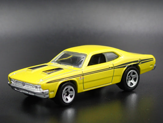 1971 71 DODGE DEMON YELLOW 1/64 SCALE COLLECTIBLE DIORAMA DIECAST MODEL CAR