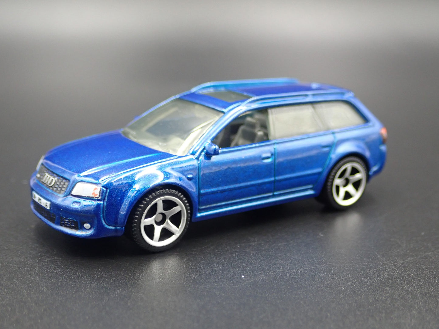 2002-2004 AUDI AVANT RS6 STATION WAGON BLUE 1/64 SCALE DIORAMA DIECAST MODEL CAR