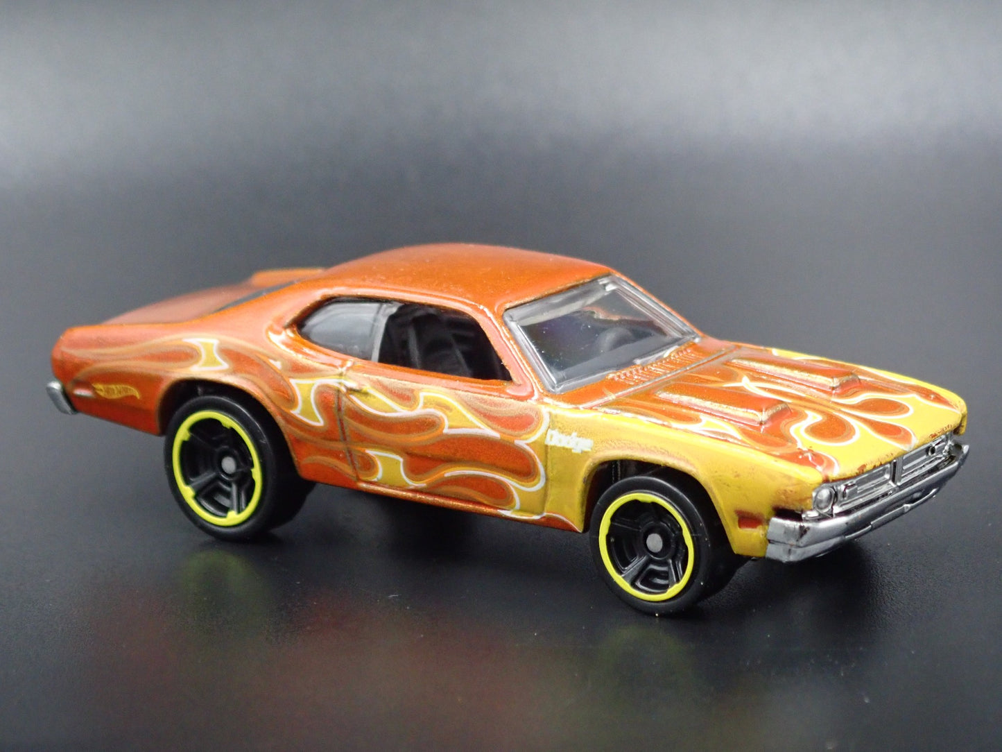 1971 71 DODGE DEMON MUSCLE CAR 1/64 SCALE COLLECTIBLE DIORAMA DIECAST MODEL CAR