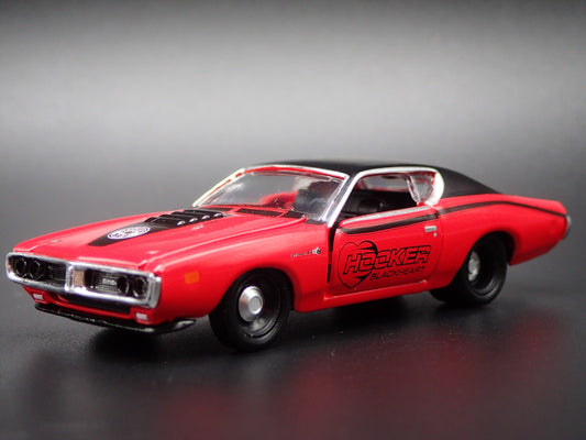 1971 71 DODGE CHARGER SUPER BEE HOOKER RED 1:64 SCALE DIORAMA DIECAST MODEL CAR