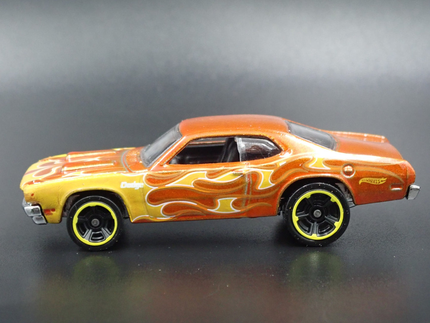1971 71 DODGE DEMON MUSCLE CAR 1/64 SCALE COLLECTIBLE DIORAMA DIECAST MODEL CAR
