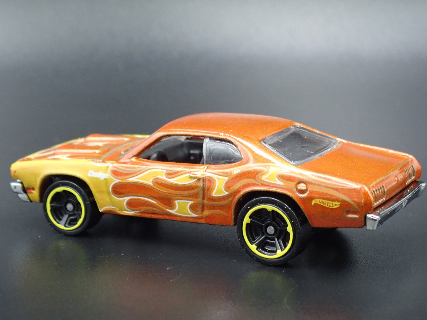 1971 71 DODGE DEMON MUSCLE CAR 1/64 SCALE COLLECTIBLE DIORAMA DIECAST MODEL CAR