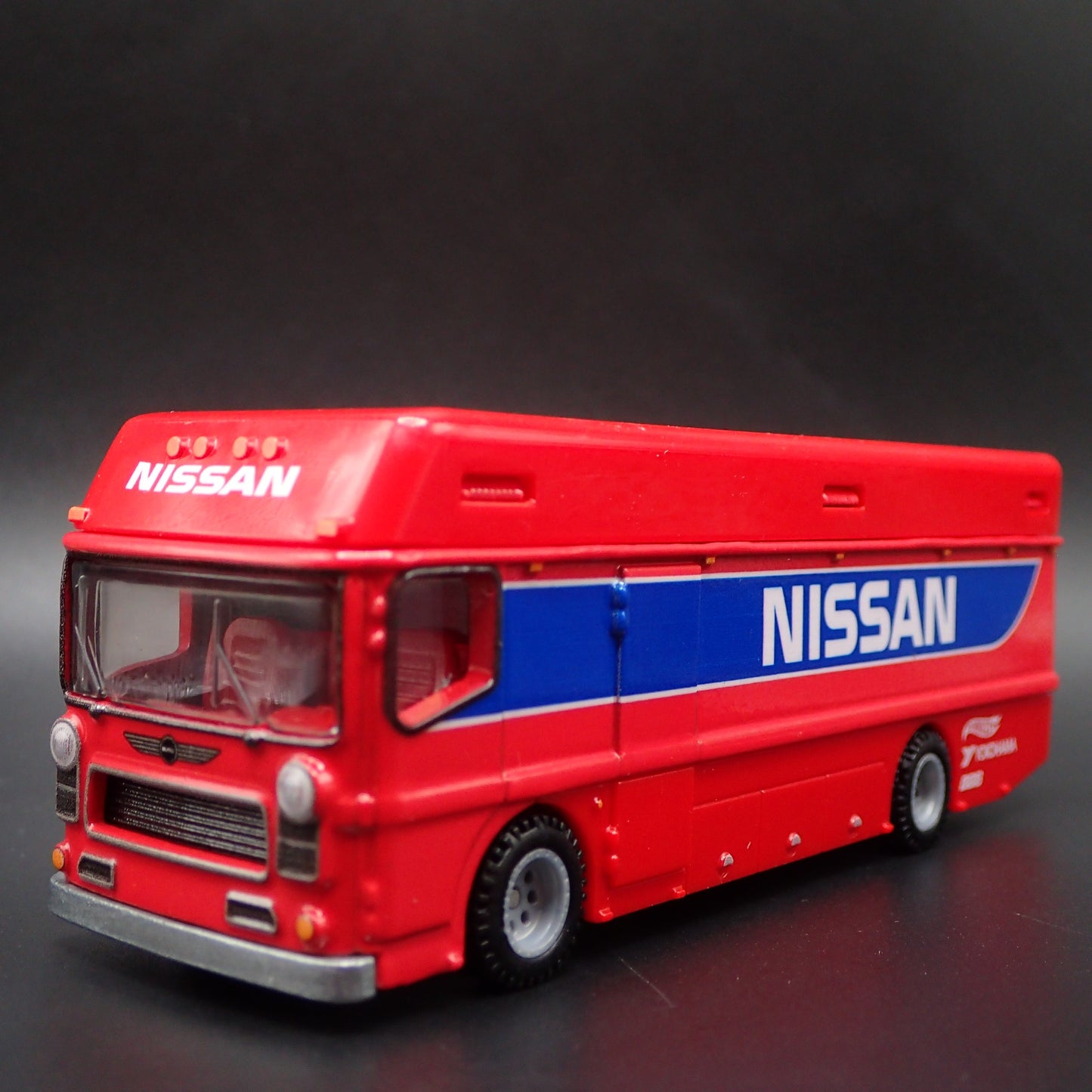 VINTAGE HISTORIC NISSAN RACING TRANSPORTER TRUCK 1:64 SCALE DIECAST MODEL CAR