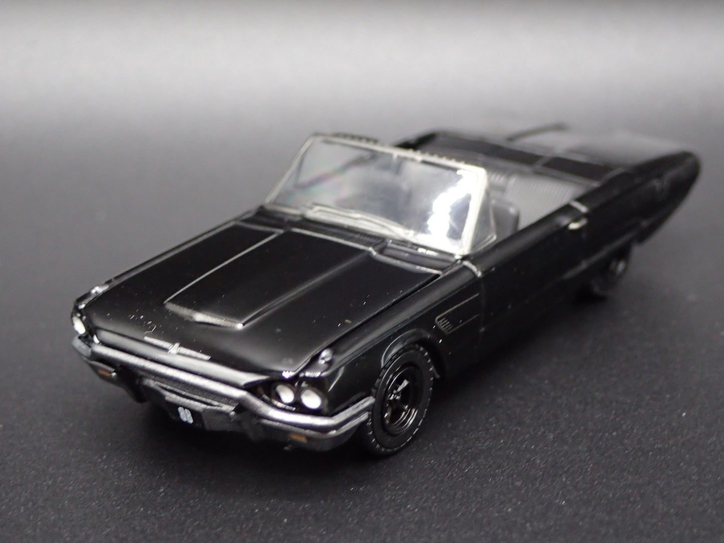 1965 65 FORD THUNDERBIRD TBIRD CONVERTIBLE 1:64 SCALE DIORAMA DIECAST MODEL CAR