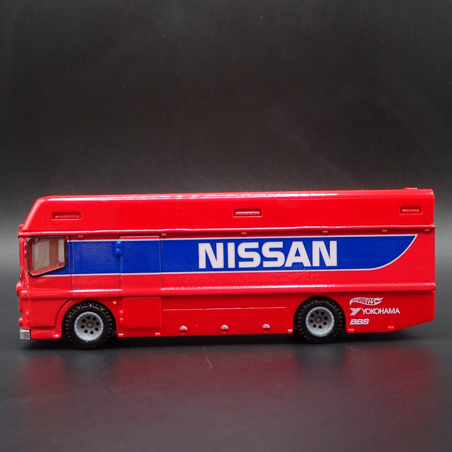 VINTAGE HISTORIC NISSAN RACING TRANSPORTER TRUCK 1:64 SCALE DIECAST MODEL CAR