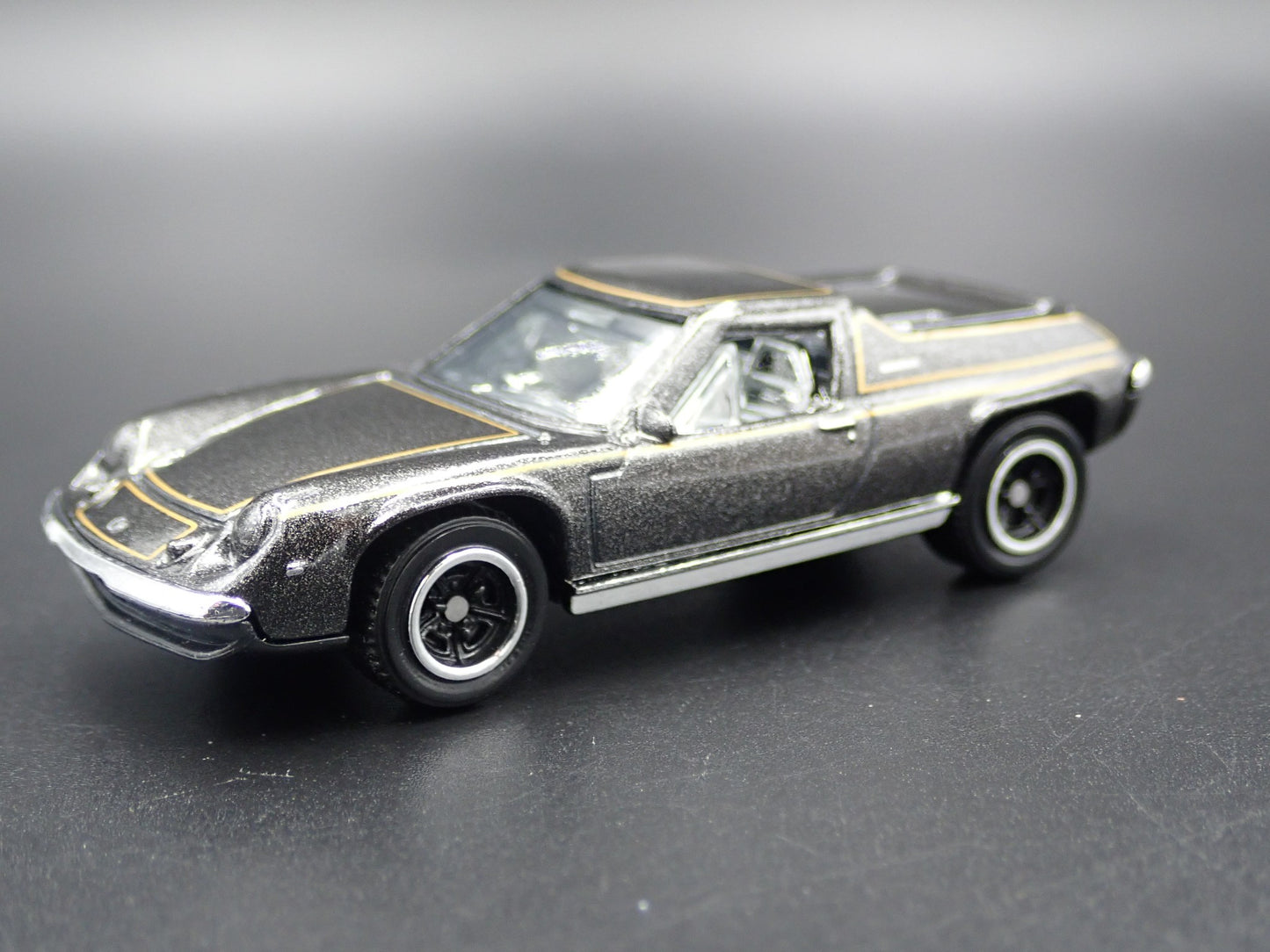 1966-1975 LOTUS EUROPA SPECIAL BROWN 1/64 SCALE DIORAMA DIECAST MODEL CAR