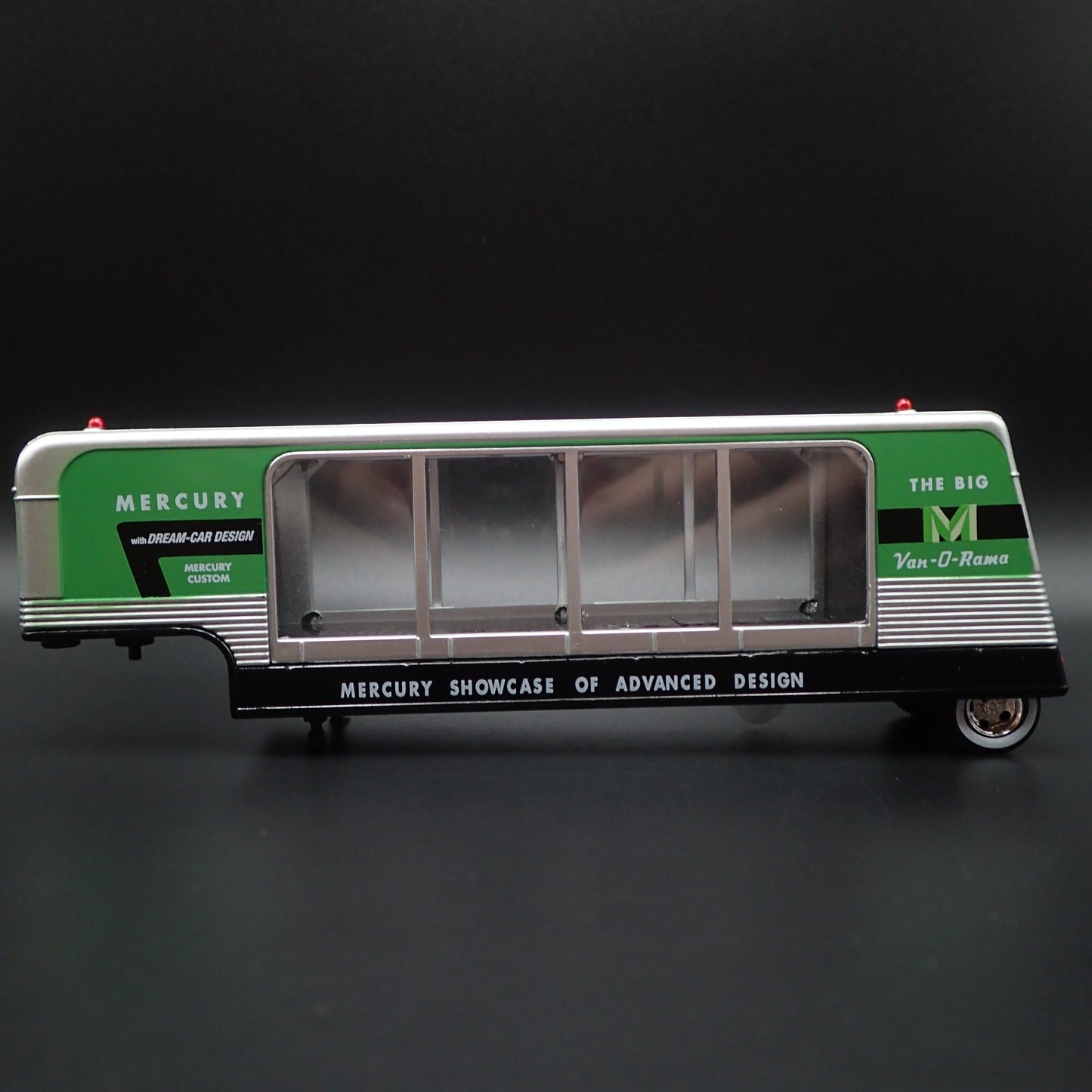MERCURY SHOWCASE WINDOW CAR HAULER TRAILER 1:64 SCALE DIORAMA DIECAST MODEL CAR