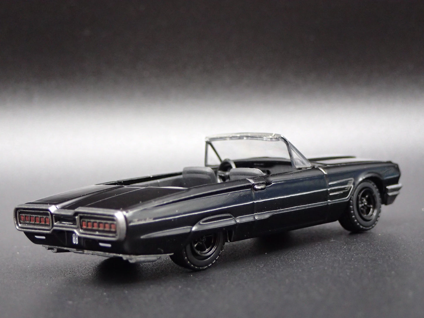 1965 65 FORD THUNDERBIRD TBIRD CONVERTIBLE 1:64 SCALE DIORAMA DIECAST MODEL CAR