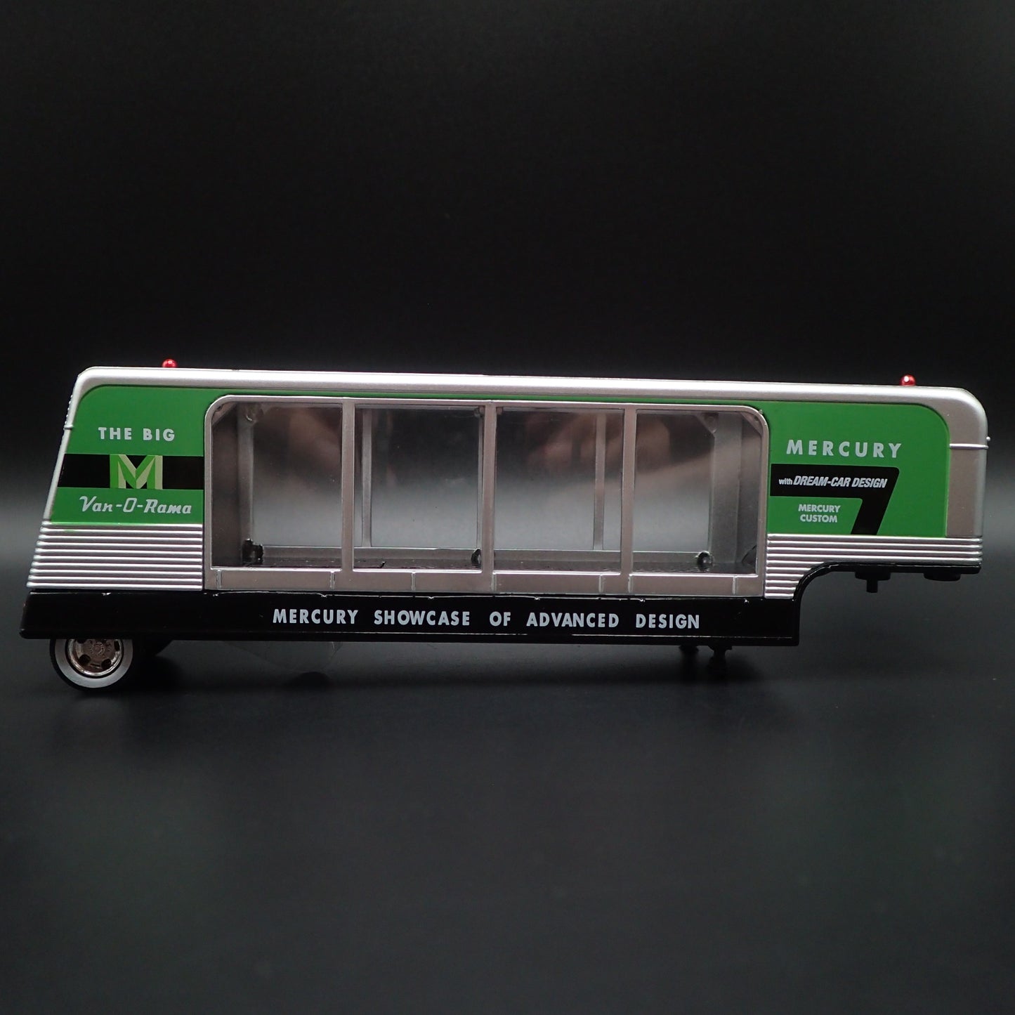 MERCURY SHOWCASE WINDOW CAR HAULER TRAILER 1:64 SCALE DIORAMA DIECAST MODEL CAR