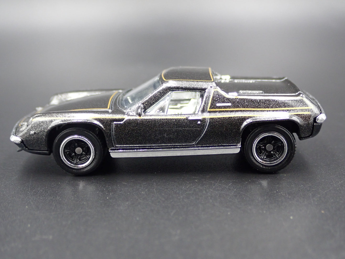 1966-1975 LOTUS EUROPA SPECIAL BROWN 1/64 SCALE DIORAMA DIECAST MODEL CAR