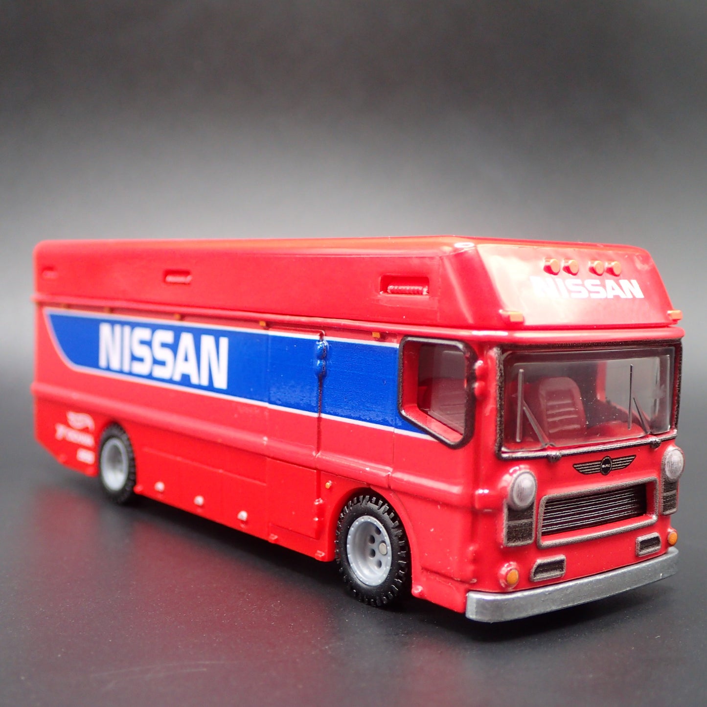 VINTAGE HISTORIC NISSAN RACING TRANSPORTER TRUCK 1:64 SCALE DIECAST MODEL CAR