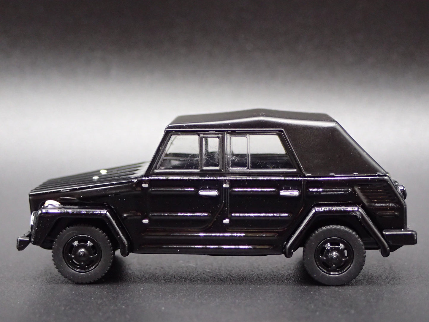 VOLKSWAGEN THING TYPE 181 BLACK 1:64 SCALE COLLECTIBLE DIORAMA DIECAST MODEL CAR