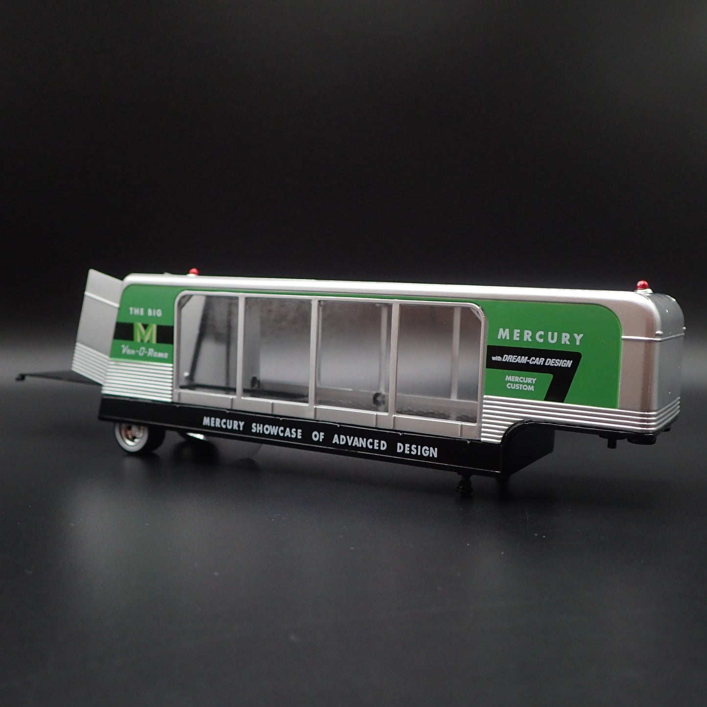 MERCURY SHOWCASE WINDOW CAR HAULER TRAILER 1:64 SCALE DIORAMA DIECAST MODEL CAR