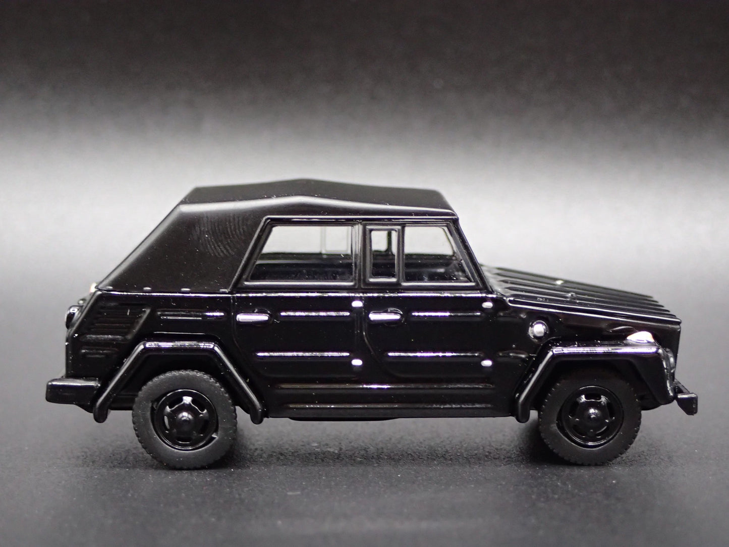 VOLKSWAGEN THING TYPE 181 BLACK 1:64 SCALE COLLECTIBLE DIORAMA DIECAST MODEL CAR