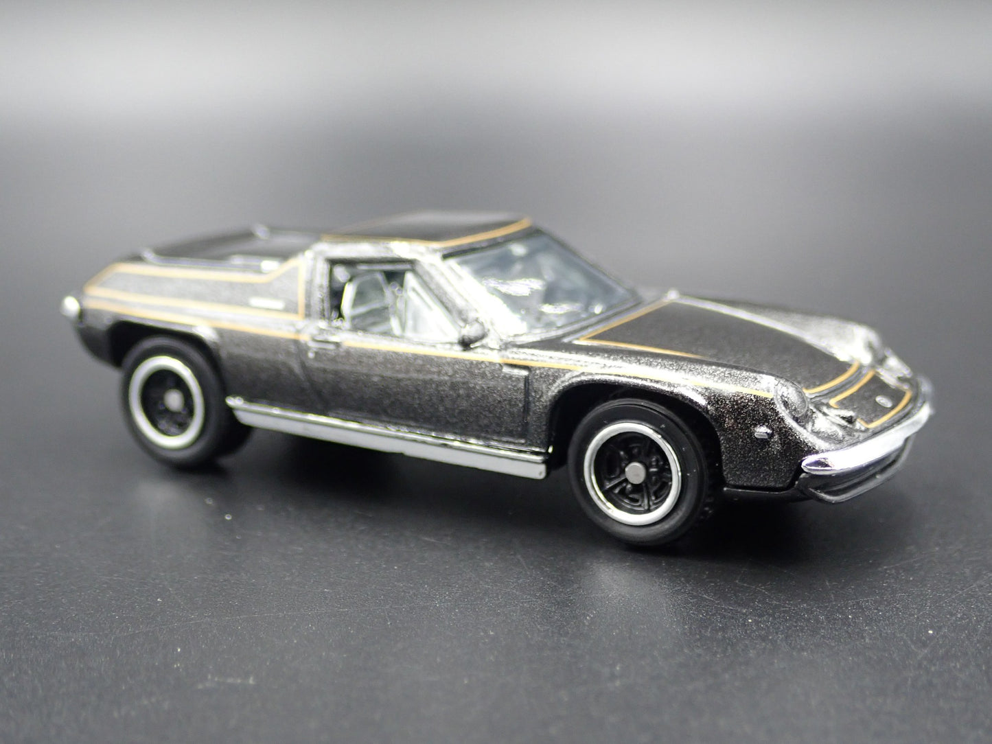 1966-1975 LOTUS EUROPA SPECIAL BROWN 1/64 SCALE DIORAMA DIECAST MODEL CAR